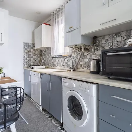 Central Flat W Sea View And Near Galata Tower Апартаменты